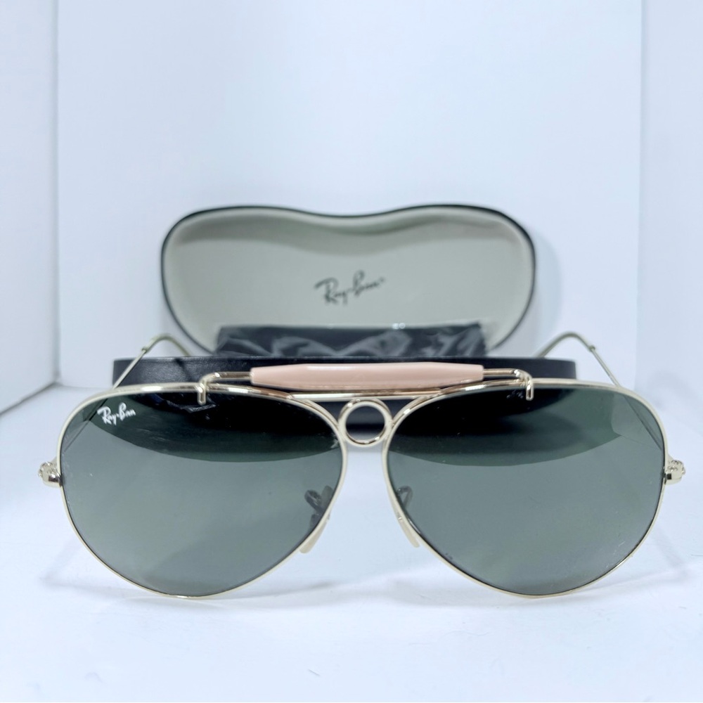 Ray-Ban Gold Aviator Sunglasses with pink/peach brow bar and trademark lenses